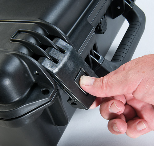 pelican-hardigg-storm-hard-case-latches-2